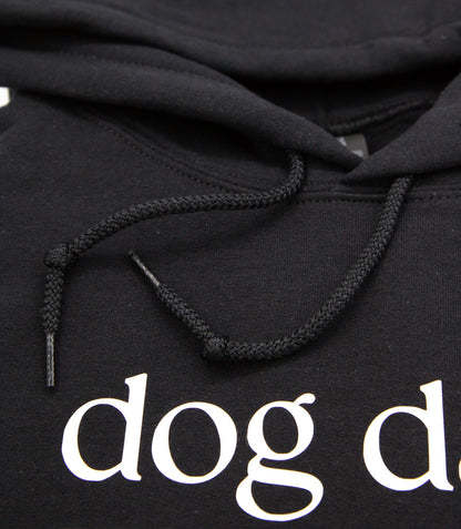 Musta huppari dog dad tekstillä