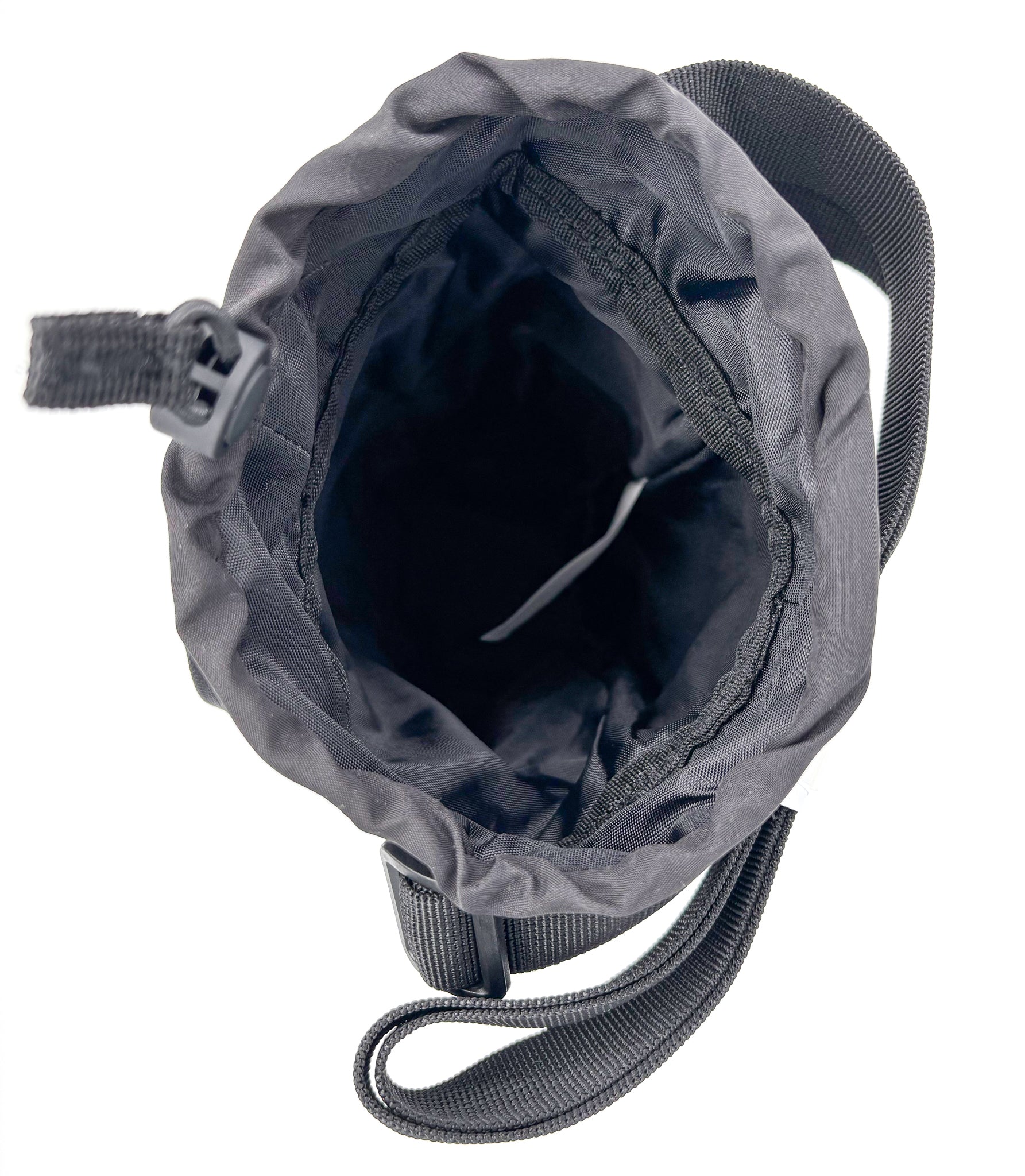 Koiranomistajan ulkoilulaukku eli dog walking bag värissä musta