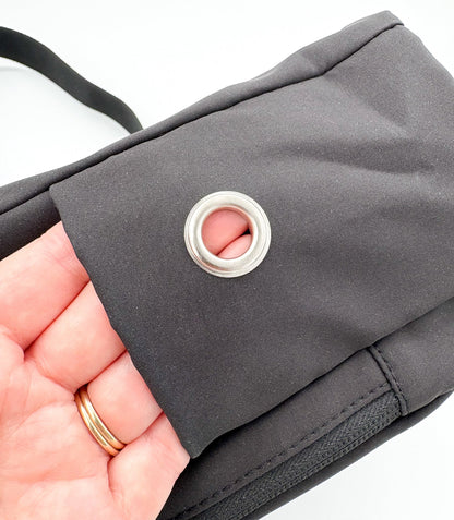Koiranomistajan ulkoilulaukku eli dog walking bag värissä musta