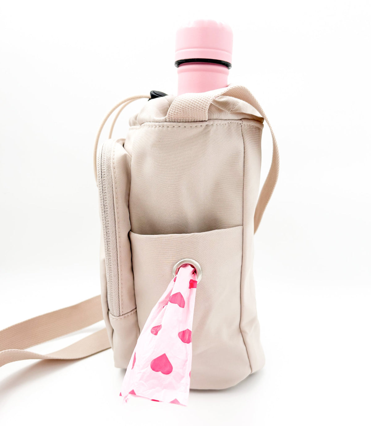 Koiranomistajan ulkoilulaukku eli dog walking bag värissä beige