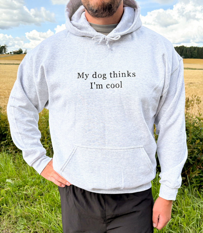 Harmaa huppari My dog thinks I'm cool tekstillä